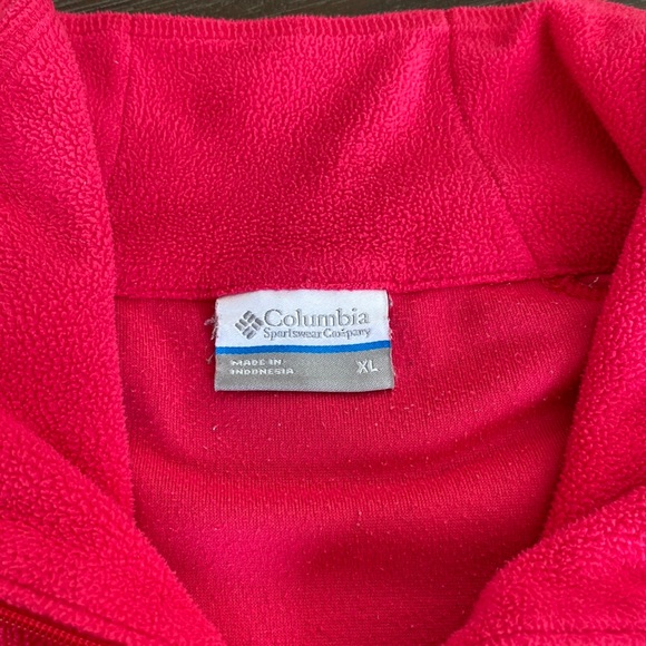 2/$15. Columbia fleece sweater in size extra large. Beautiful hot pink color. - Picture 3 of 9